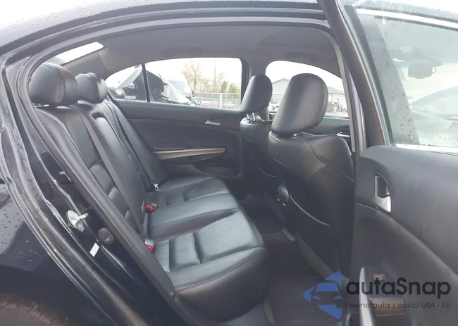 1HGCP2F8XAA040312: 43500819