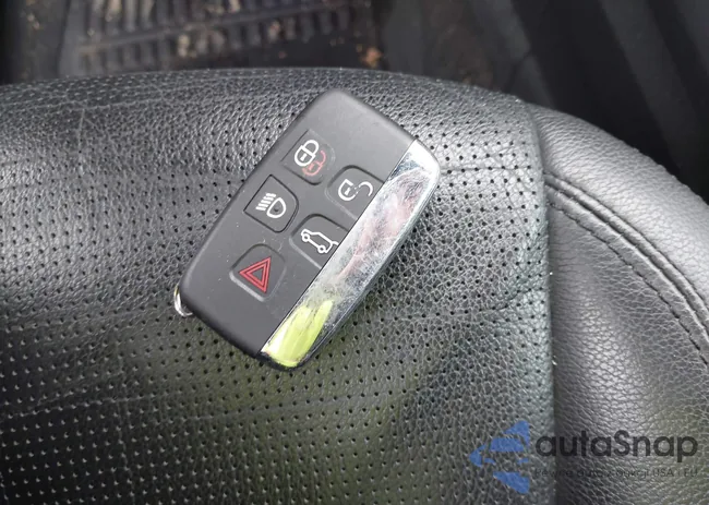 SALCP2RX3JH745633: 43500300