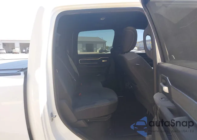 3C6UR5DL4KG554575: 43501445