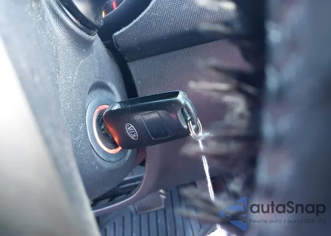 KNDJT2A68D7582002: 43501827