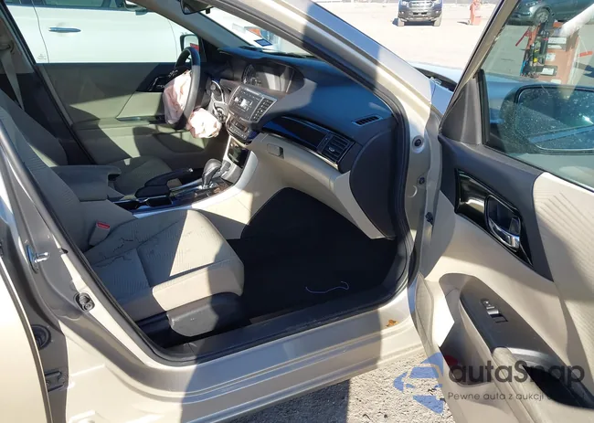 1HGCR2F30HA139374: 43501935