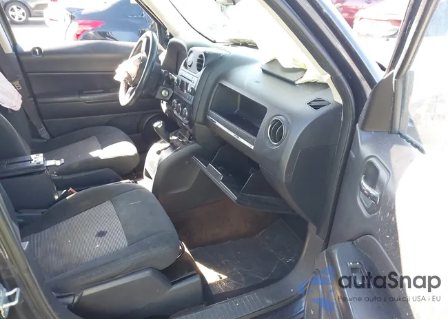 1C4NJRFB3ED821044: 43503686