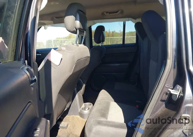 1C4NJRFB3ED821044: 43503686