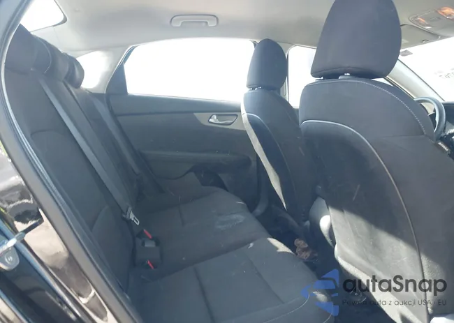 3KPF24AD1ME382744: 43503767