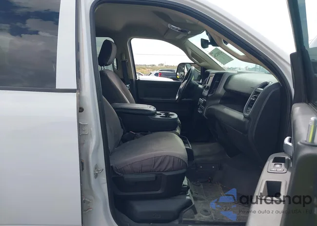 3C6UR5HJ7KG565823: 43503236