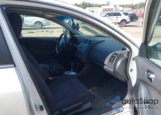 1N4AL2AP2CN467873: 43504469