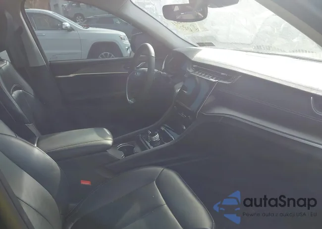 1C4RJKBG9R8931413: 43504611