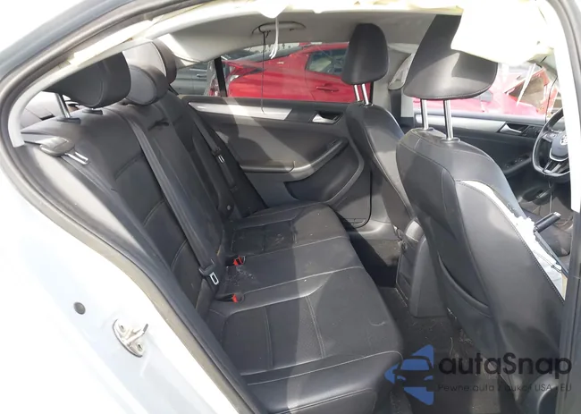 3VWDB7AJ4HM274156: 43504876