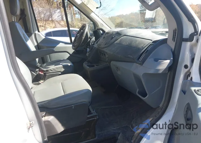 1FTYR3XM9JKA01480: 43504240