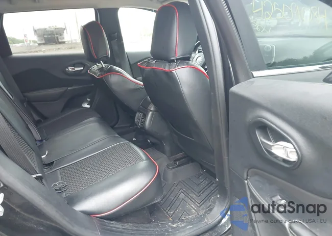 1C4PJMCS5GW245979: 42509084