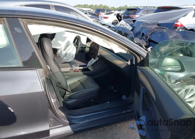 5YJ3E1EB1MF077420: 42510958