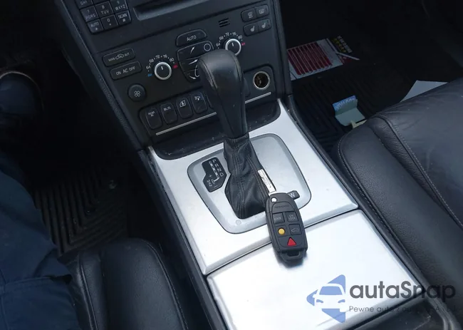 YV4952CZ8E1701530: 42510277