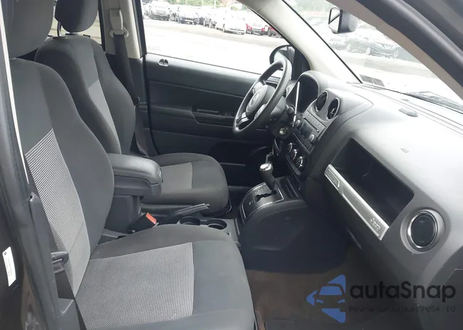 1C4NJCBB1FD402632: 42511996