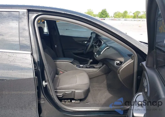 1G1ZC5ST9JF199656: 42512022