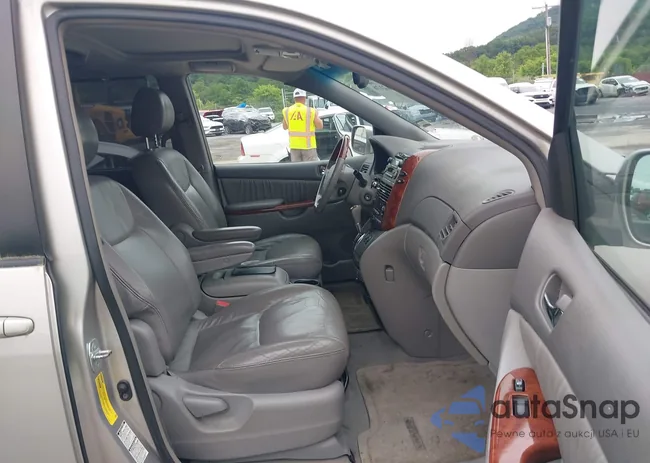 5TDBA22C24S023727: 42512176