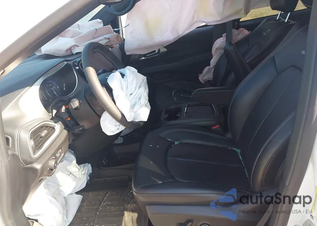 2C4RC3BG8PR573139: 42511388