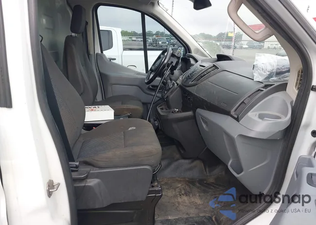 1FTYR1YM8GKB55352: 42512889