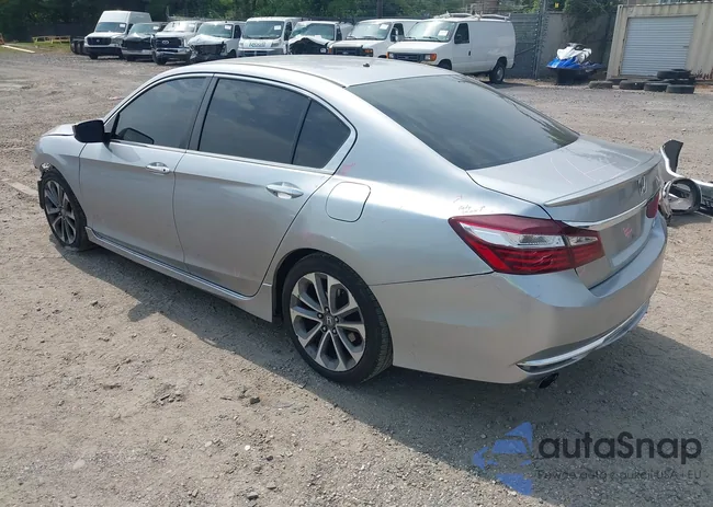 1HGCR2F52GA057114: 42512935