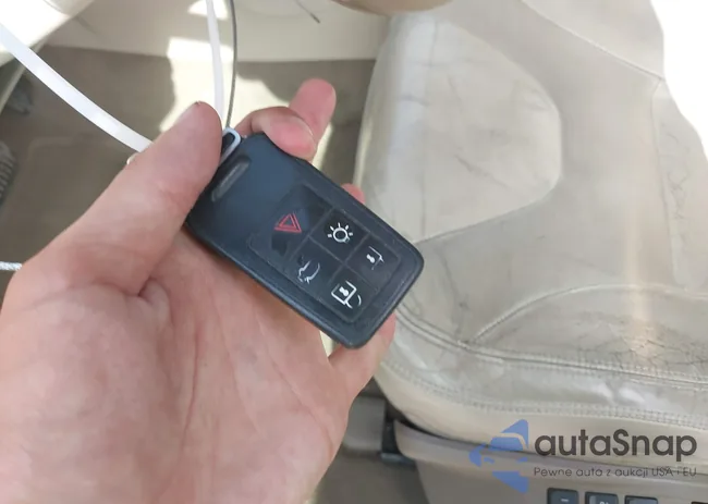 YV4952DL5B2140428: 42513095