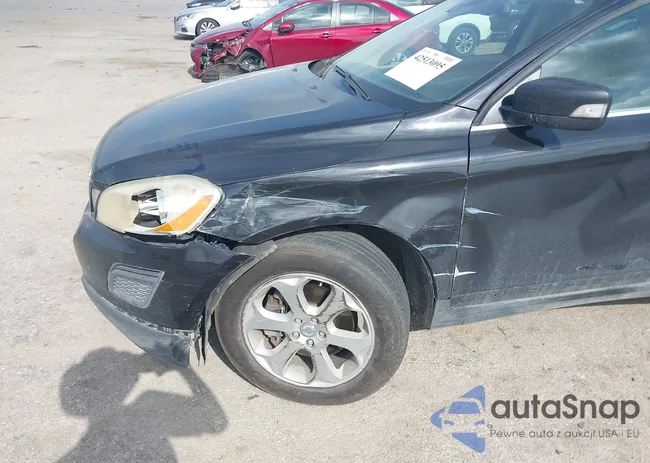 YV4952DL5B2140428: 42513095