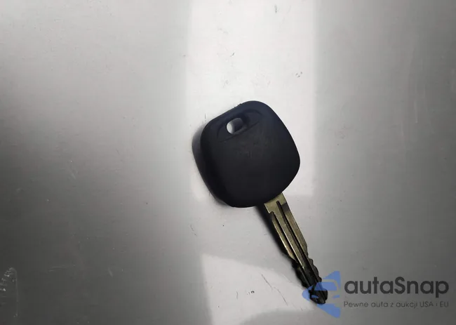 2T1BURHE6HC929905: 42513164