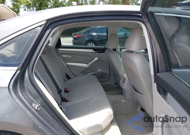 1VWBN7A33CC103831: 42512198