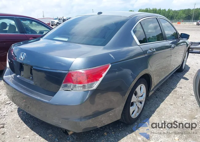 1HGCP26829A188403: 42512413