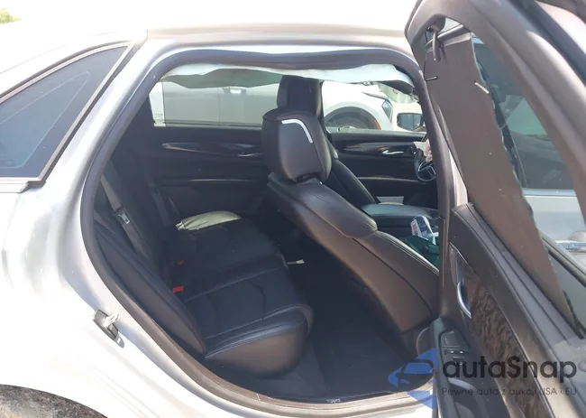 1G6KD5RS7JU101256: 42512448