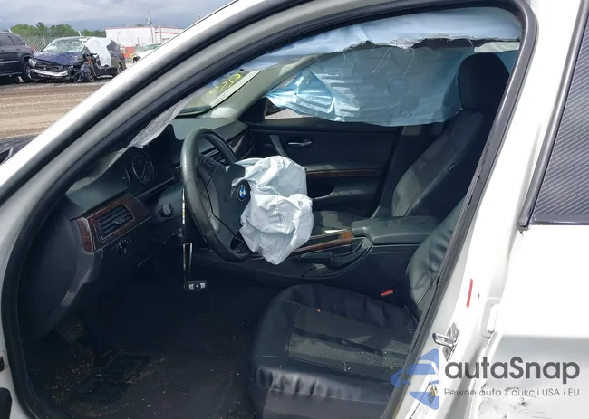 WBAVC73588KP39532: 42512477