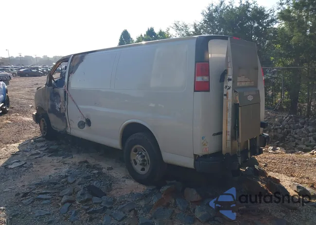 1GCZGGFP9L1211096: 42513801