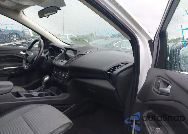 1FMCU0GD9KUA16487: 42513216