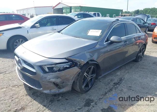 WDD3G4EB2KW012781: 42515803