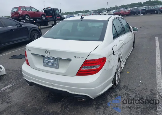 WDDGF8BB6CR233431: 42515804