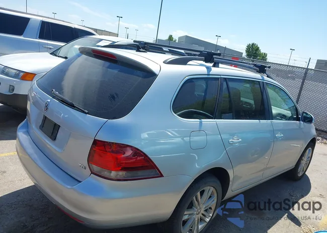 3VWPL7AJ8EM608162: 42516807