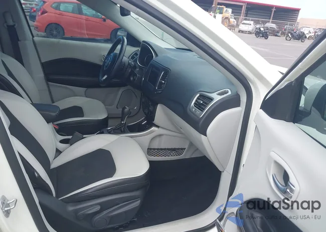 3C4NJCBB1KT636564: 42516834