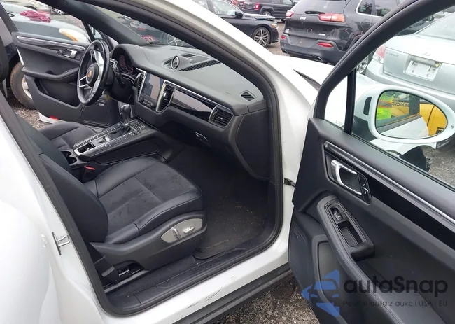 WP1AA2A53JLB23250: 42517600