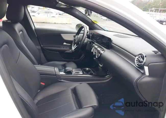 WDD3G4FB0KW035569: 42517750