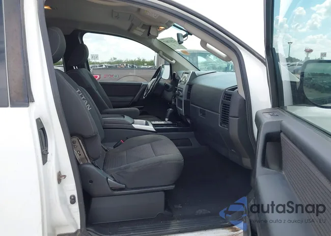 1N6BA0CC4DN313005: 42517887