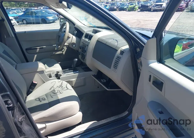 1FMCU03Z98KA38558: 42518072