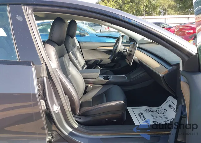 5YJ3E1EB8NF206951: 42517197