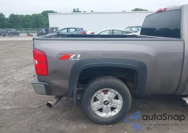 1GCRKSE70DZ152901: 42517578