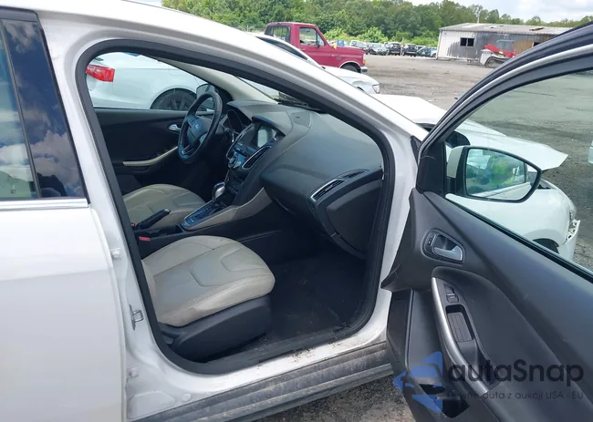 1FADP3N21GL309340: 42518653