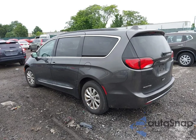 2C4RC1BG8HR684683: 42518390