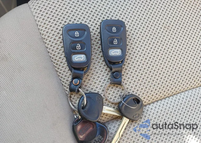 KMHDC8AE2CU155160: 42518486