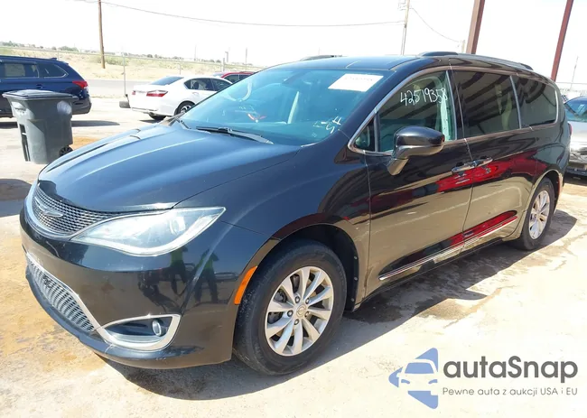 2C4RC1BG8HR613239: 42519358