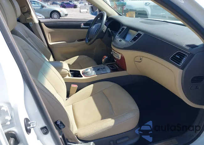 KMHGC4DD4DU233951: 42520653