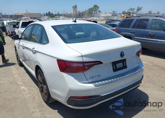 3VW7M7BU3RM023081: 42520235