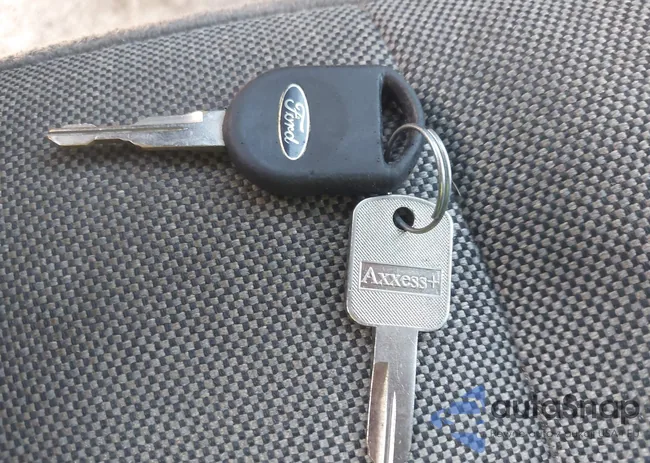 1FTYR14U52TA41883: 42521723