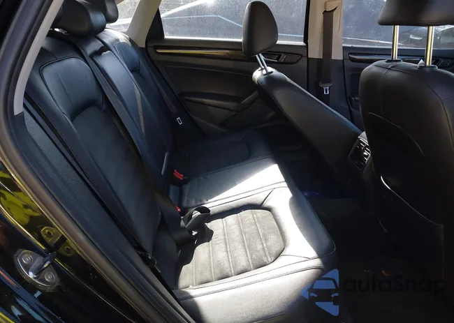 1VWCT7A32EC033140: 42521735