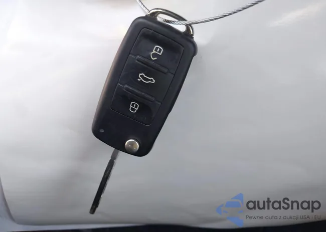 3VWD17AJ9EM420615: 42521817